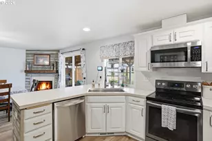 242 Adams Dr, Kelso, WA 98626 - Photo 17