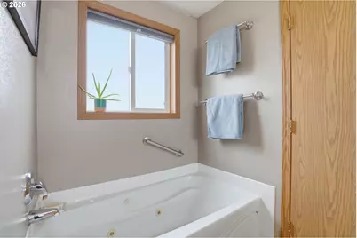 242 Adams Dr, Kelso, WA 98626 - Photo 29