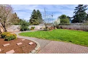 919 S 37th Pl, Springfield, OR 97478 - Photo 11