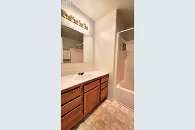 919 S 37th Pl, Springfield, OR 97478 - Photo 9