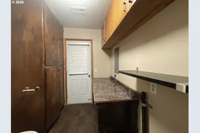 18100 Bryant Rd, Lake Oswego, OR 97034 - Photo 37