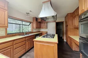 18100 Bryant Rd, Lake Oswego, OR 97034 - Photo 21