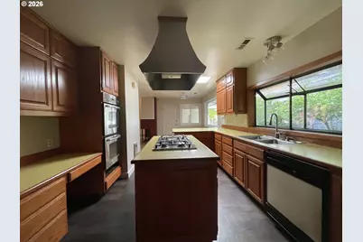 18100 Bryant Rd, Lake Oswego, OR 97034 - Photo 33