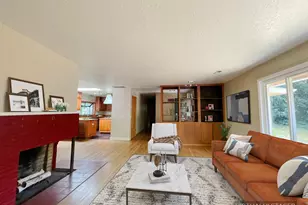 18100 Bryant Rd, Lake Oswego, OR 97034 - Photo 5