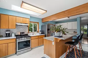 705 NW 41st St, Vancouver, WA 98660 - Photo 9