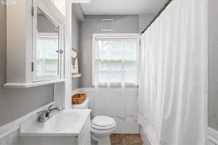 705 NW 41st St, Vancouver, WA 98660 - Photo 15