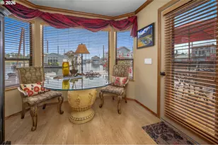 18525 NE Marine Dr, Portland, OR 97230 - Photo 25