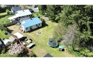 1003 W 12th St, Coquille, OR 97423 - Photo 29