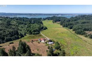 94540 Willanch Ln, North Bend, OR 97459 - Photo 9