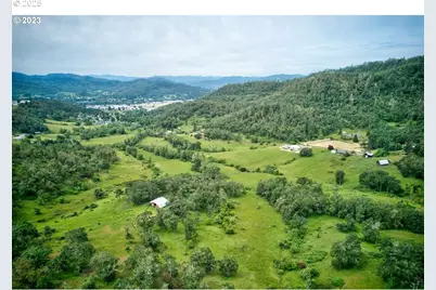 1745 Rifle Range Rd, Roseburg, OR 97470 - Photo 29