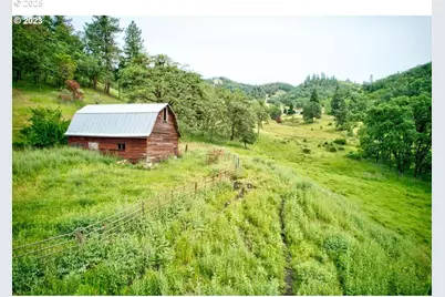 1745 Rifle Range Rd, Roseburg, OR 97470 - Photo 31