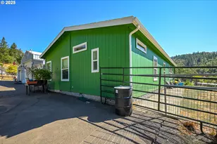 1745 Rifle Range Rd, Roseburg, OR 97470 - Photo 5