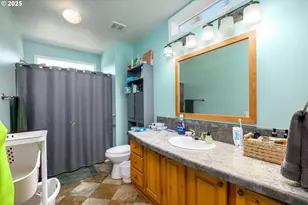 1745 Rifle Range Rd, Roseburg, OR 97470 - Photo 25