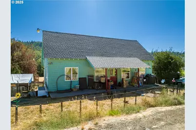 1745 Rifle Range Rd, Roseburg, OR 97470 - Photo 11
