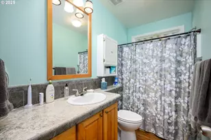 1745 Rifle Range Rd, Roseburg, OR 97470 - Photo 19