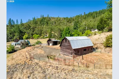 1745 Rifle Range Rd, Roseburg, OR 97470 - Photo 7