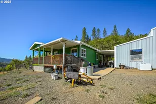 1745 Rifle Range Rd, Roseburg, OR 97470 - Photo 7