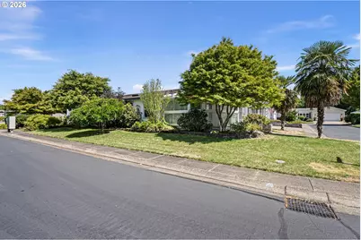 1841 Sunset Way, Eugene, OR 97402 - Photo 37