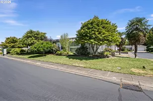 1841 Sunset Way, Eugene, OR 97402 - Photo 41