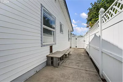 1841 Sunset Way, Eugene, OR 97402 - Photo 29