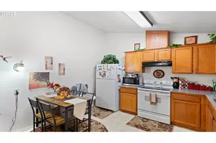 1905 17th St, Springfield, OR 97477 - Photo 9