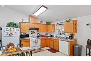1905 17th St, Springfield, OR 97477 - Photo 13