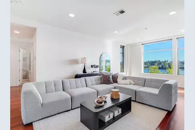 1714 NW Riverscape St, Portland, OR 97209 - Photo 9