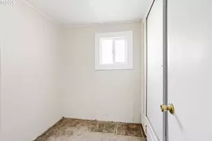 7635 SE Johnson Creek Blvd, Portland, OR 97206 - Photo 9