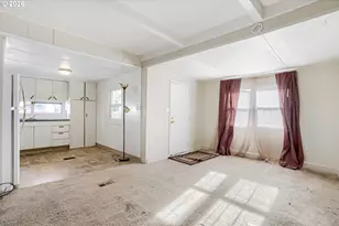 7635 SE Johnson Creek Blvd, Portland, OR 97206 - Photo 3