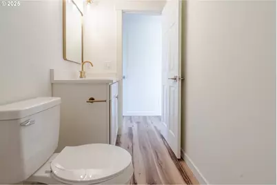 760 E Elmore St, Lebanon, OR 97355 - Photo 21