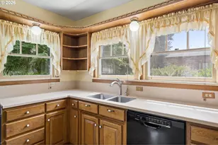 101 7th St, Dayton, OR 97114 - Photo 17