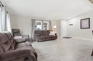 1709 NE 78th St, Vancouver, WA 98665 - Photo 3