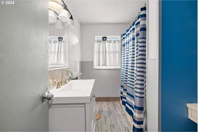 450 SE Hogan Rd, Gresham, OR 97080 - Photo 17