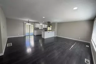 706 NE 126th St, Vancouver, WA 98685 - Photo 3