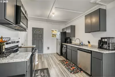 581 Highland Ave, Salem, OR 97301 - Photo 21