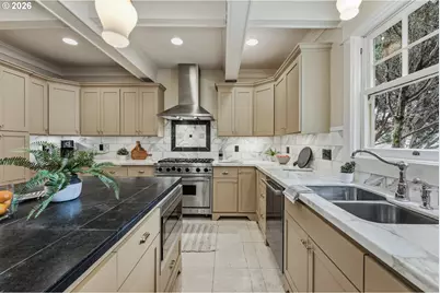 2508 NE Tillamook St, Portland, OR 97212 - Photo 13