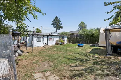 844 NE Johnson St, Myrtle Creek, OR 97457 - Photo 15