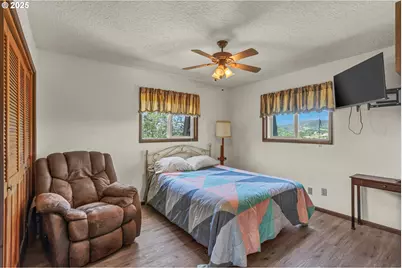 331 Hemlock Ln, Roseburg, OR 97471 - Photo 31