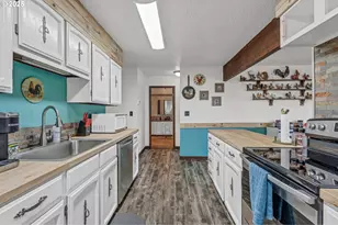 331 Hemlock Ln, Roseburg, OR 97471 - Photo 15