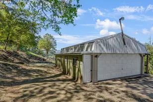 331 Hemlock Ln, Roseburg, OR 97471 - Photo 41
