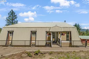 331 Hemlock Ln, Roseburg, OR 97471 - Photo 3