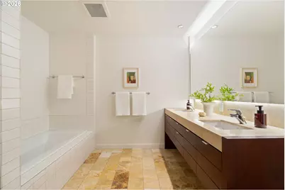 3570 S River Pkwy #401, Portland, OR 97239 - Photo 23
