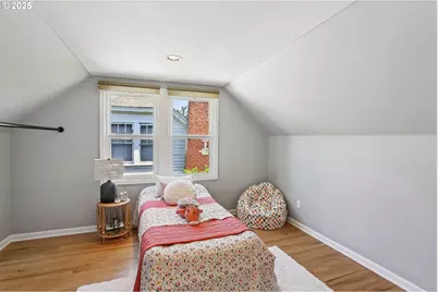 8046 SW Capitol Hill Rd, Portland, OR 97219 - Photo 19