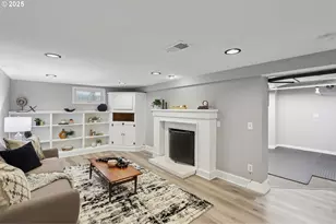 8046 SW Capitol Hill Rd, Portland, OR 97219 - Photo 25