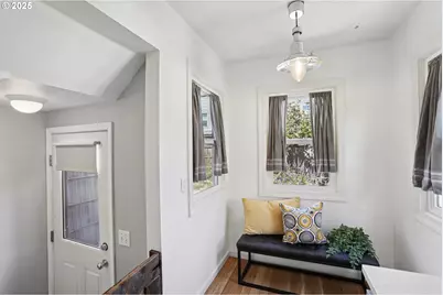 8046 SW Capitol Hill Rd, Portland, OR 97219 - Photo 15