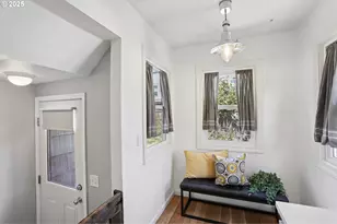 8046 SW Capitol Hill Rd, Portland, OR 97219 - Photo 15