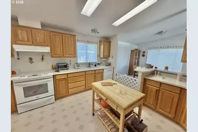 909 Toll Rd, Dufur, OR 97021 - Photo 9