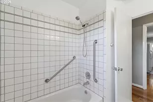 7506 SE Main St, Portland, OR 97215 - Photo 21