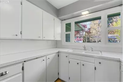 7506 SE Main St, Portland, OR 97215 - Photo 15