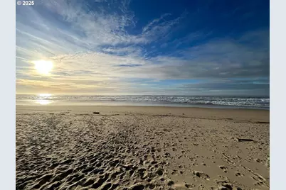 1593 Highway 101, Reedsport, OR 97467 - Photo 13